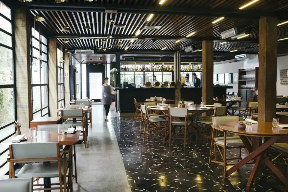Tuju_main dining room sao paulo credit carol gherardi